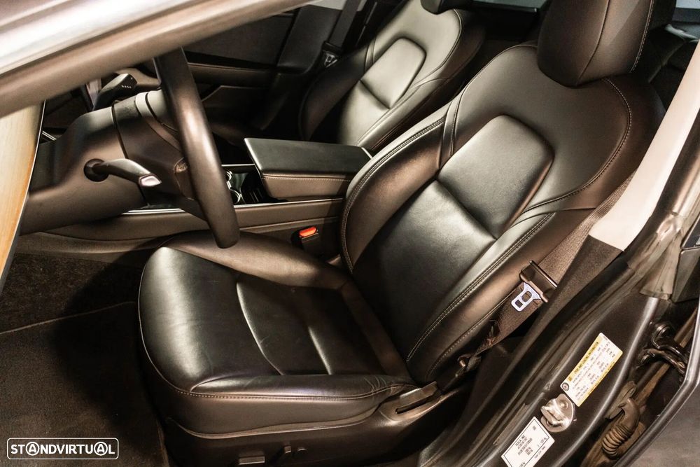 Tesla Model 3 - 31