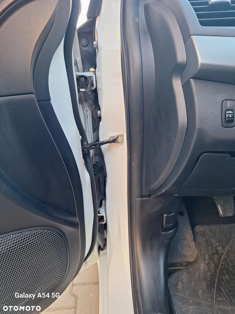 Mitsubishi Lancer 1.5 Inform - 12