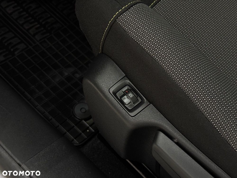 Citroën C3 1.2 PureTech Shine EAT6 - 22