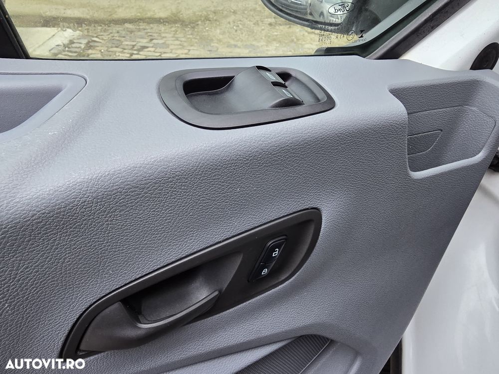 Ford Transit - 24