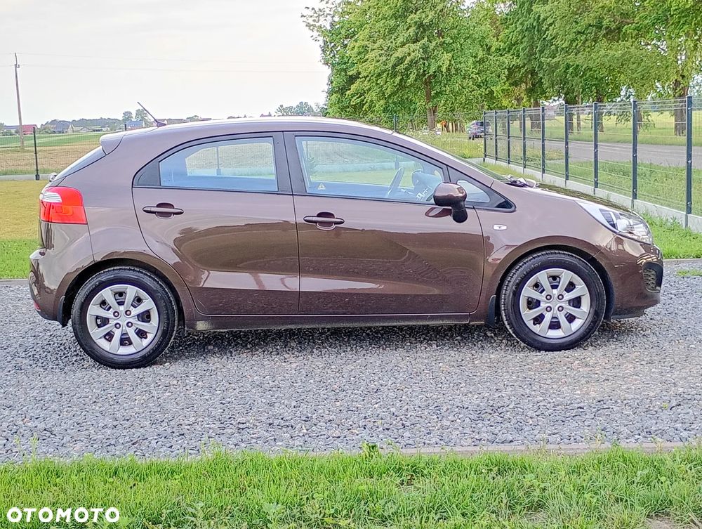 Kia Rio 1.2 Dream Team Edition - 8