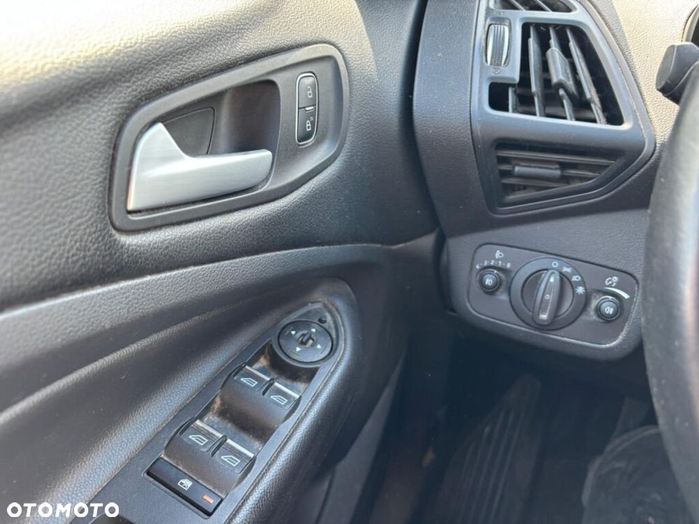 Ford Kuga 1.5 EcoBoost 2x4 Trend - 11