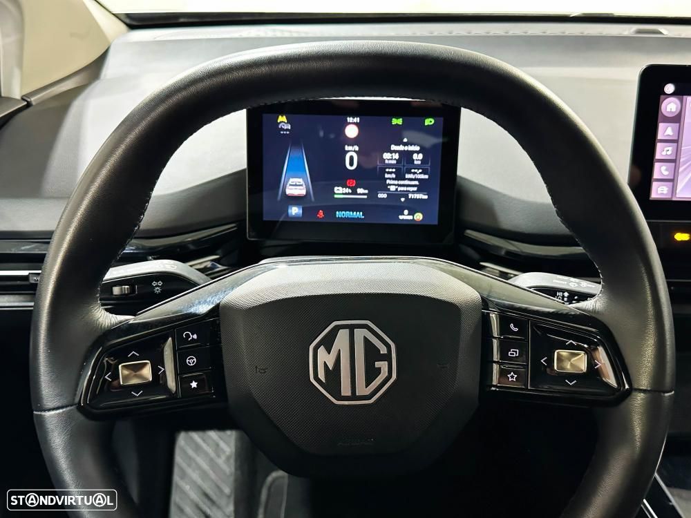 MG MG4 64 kWh Luxury - 40