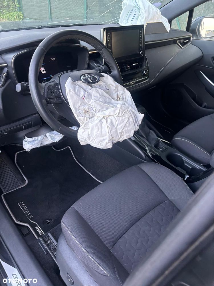 Toyota Corolla 2.0 Hybrid Comfort - 23
