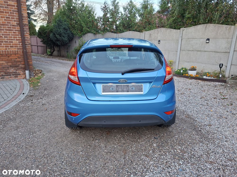 Ford Fiesta 2011 photo 4