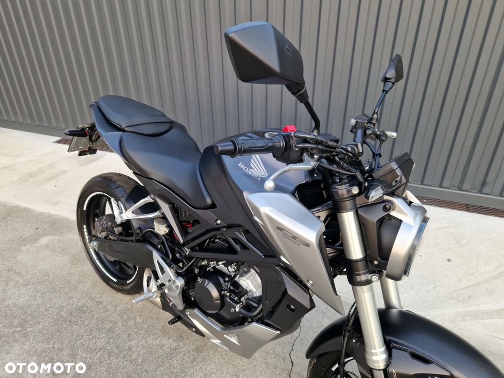 Honda CB - 2