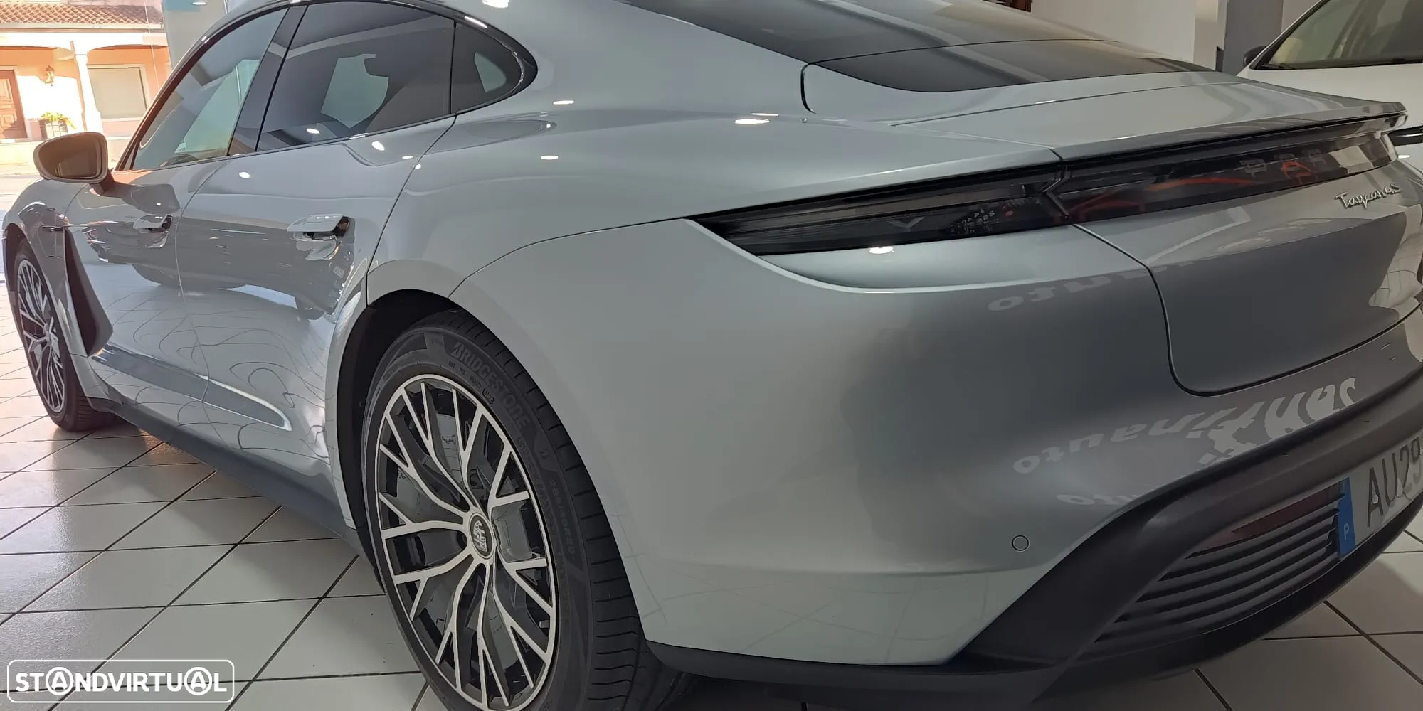 Porsche Taycan 4S - 10