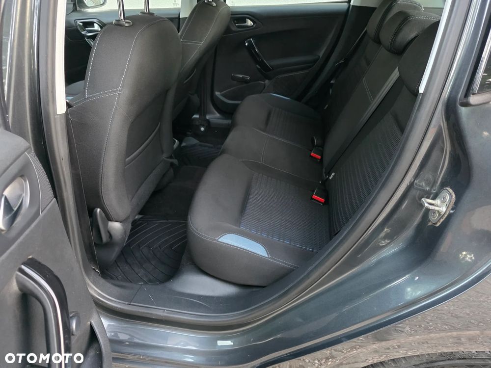 Peugeot 208 1.2 VTi Allure - 25