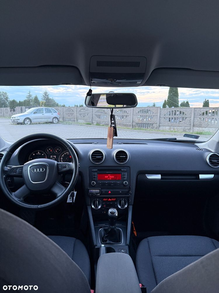 Audi A3 Sportback 2.0 TDI Ambiente - 8