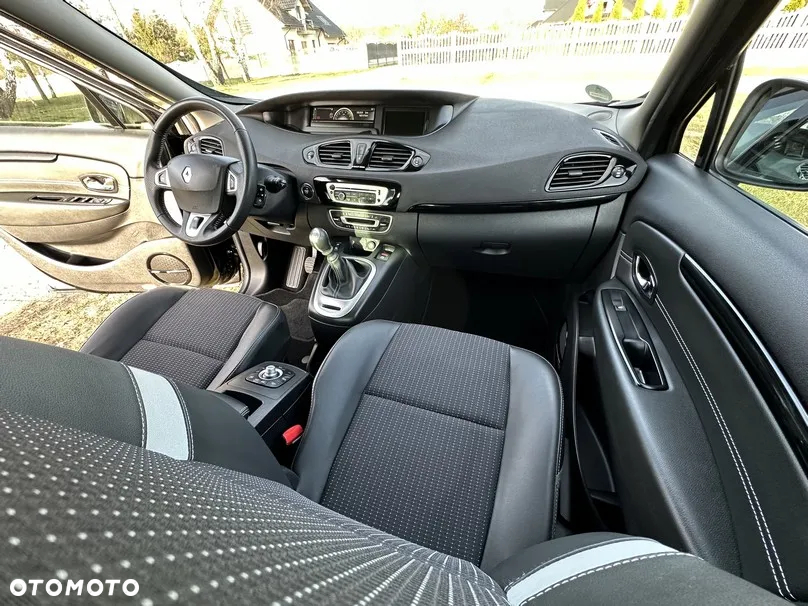 Renault Scenic - 28