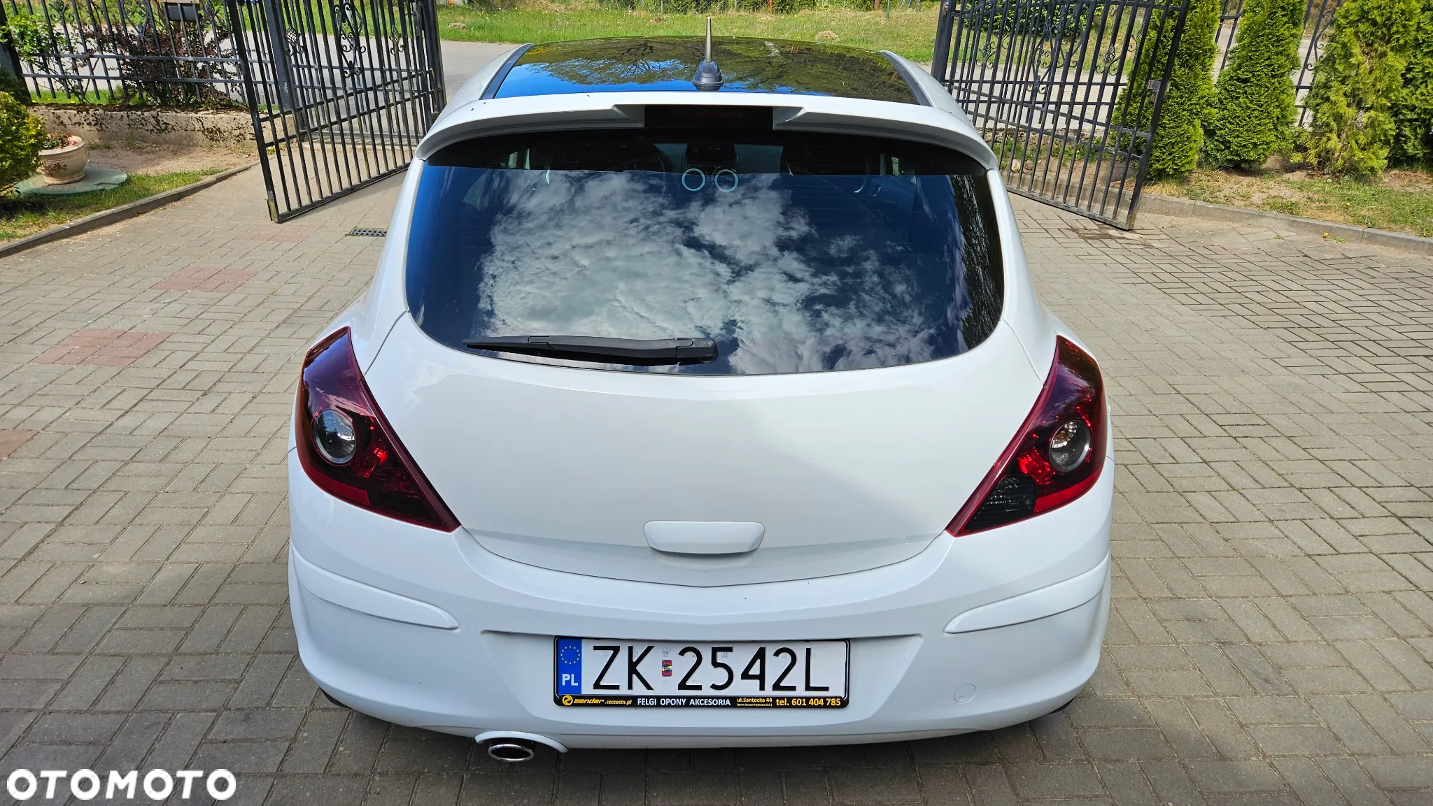 Opel Corsa 1.4 16V Sport - 9