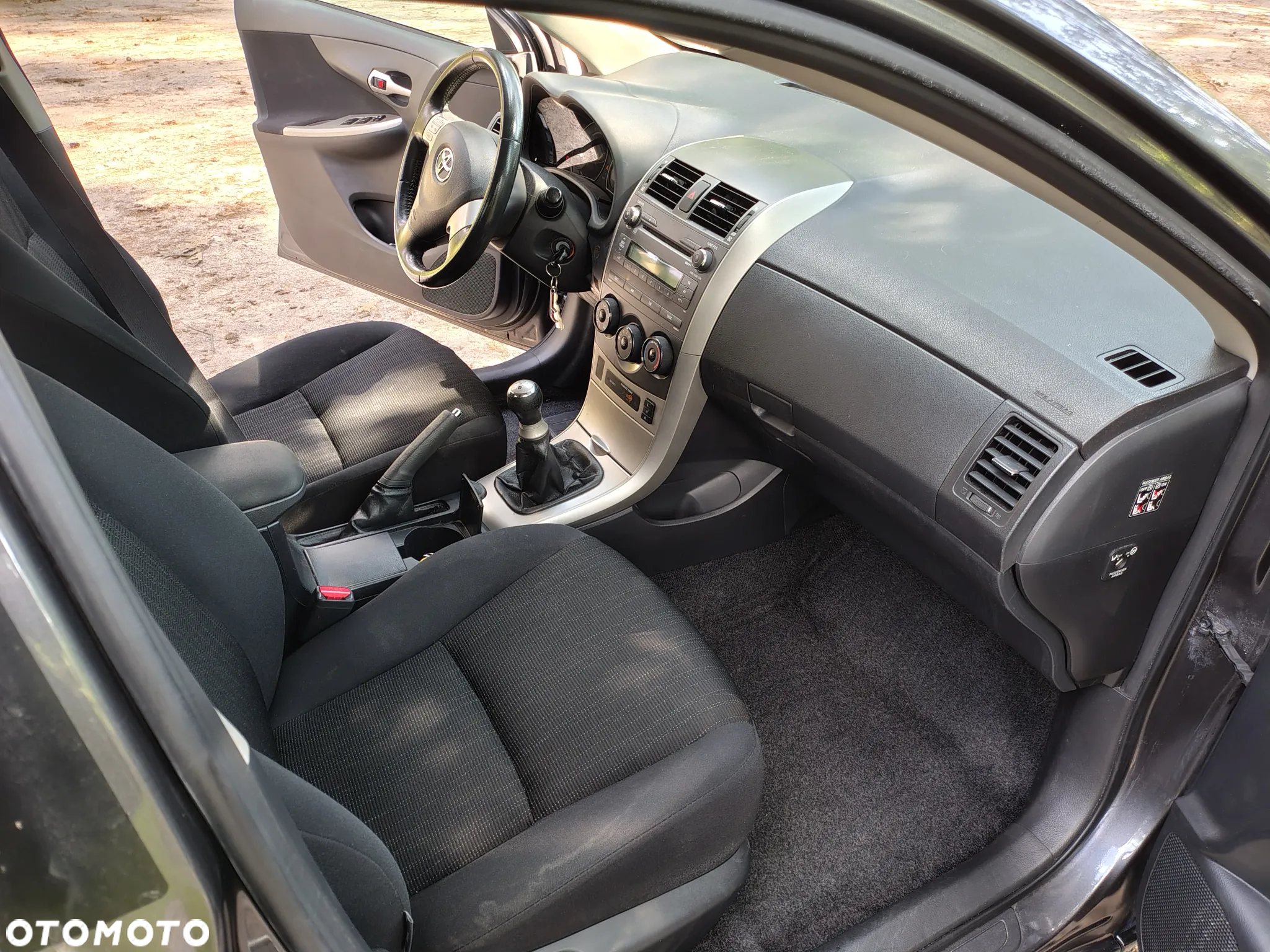 Toyota Corolla - 13
