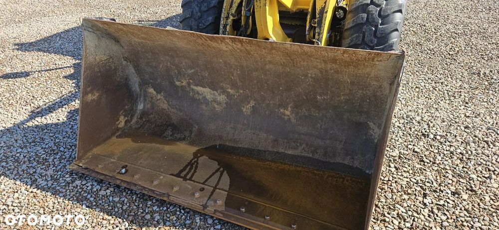 Caterpillar 906M - 27