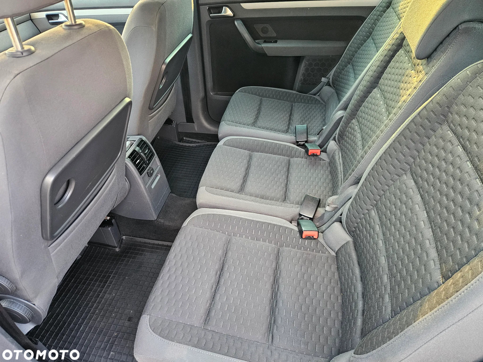Volkswagen Touran 1.6 Basis - 8