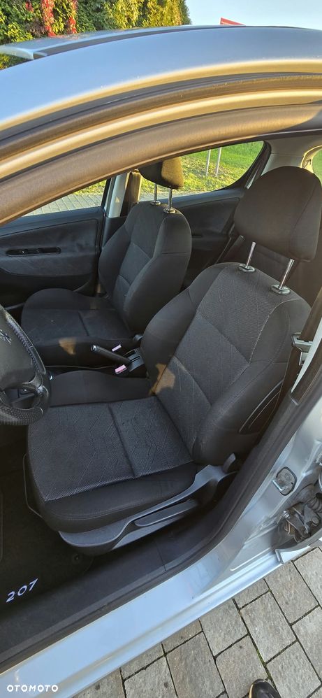 Peugeot 207 - 11