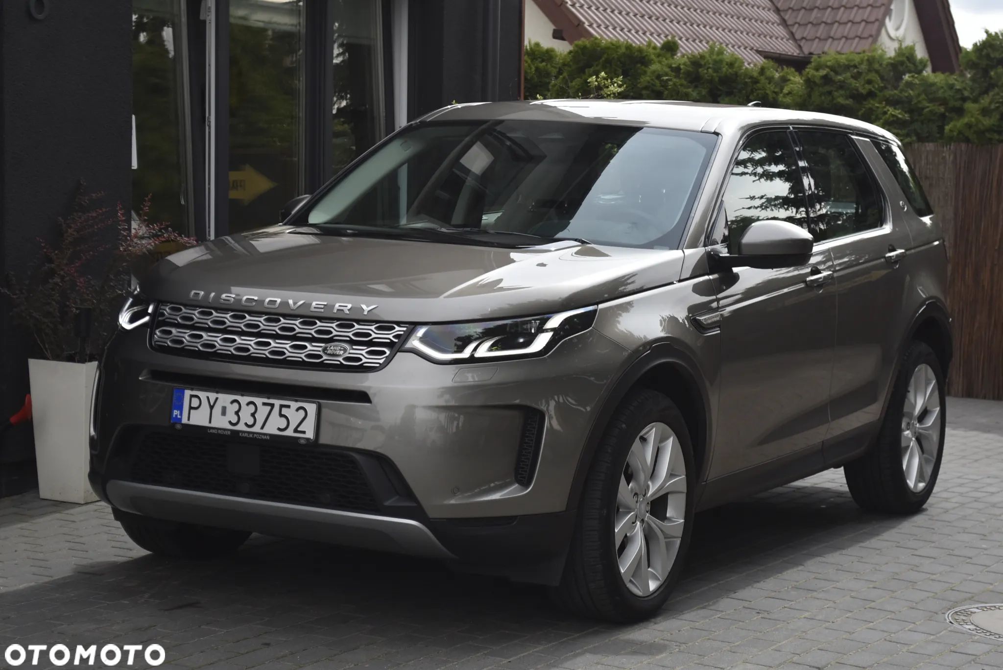Land Rover Discovery Sport - 1