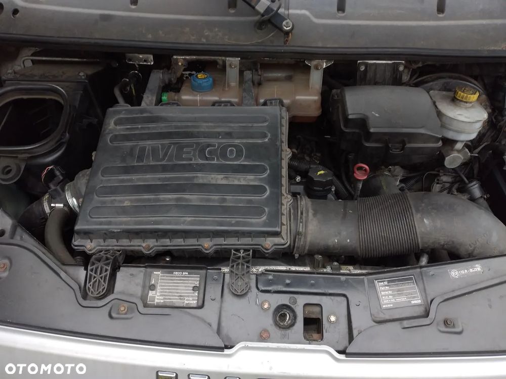 Iveco 3,0 CNG F1CE0441A osprzęt silnika 2013r, kabina szkielet ,  wał napędowy pół resory poduszki , koła z ładnymi oponami , sterowniki silnika i inne części - 2
