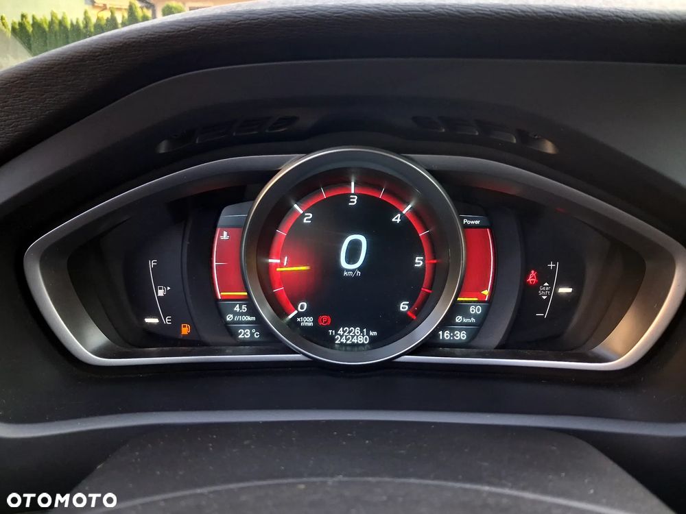Volvo V40 D2 Momentum - 32