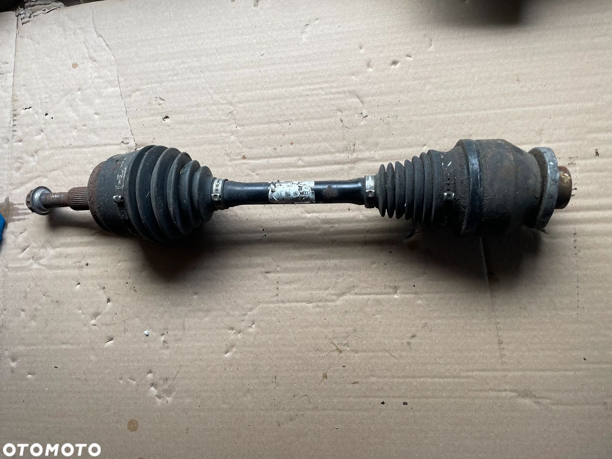 VW T5 2,5 TDI PÓŁOŚ LEWA PRZOD - 1