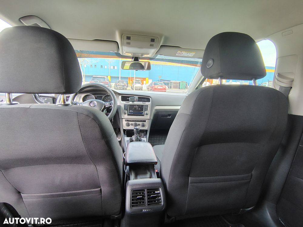 Volkswagen Golf - 12