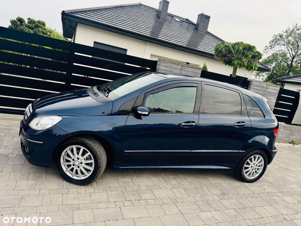 Mercedes-Benz Klasa B 200 Special Edition - 22