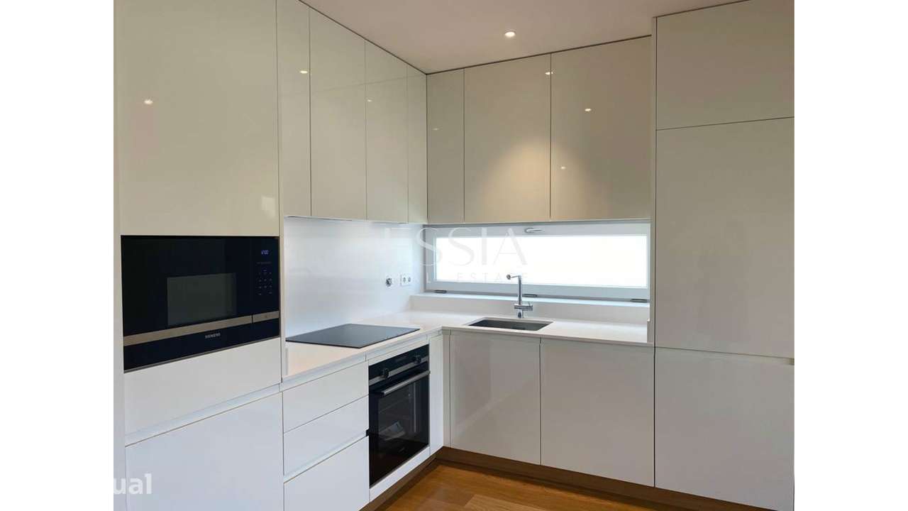 Apartamento T1 com Lugar de Garagem e Arrumos - Grande imagem: 2/10