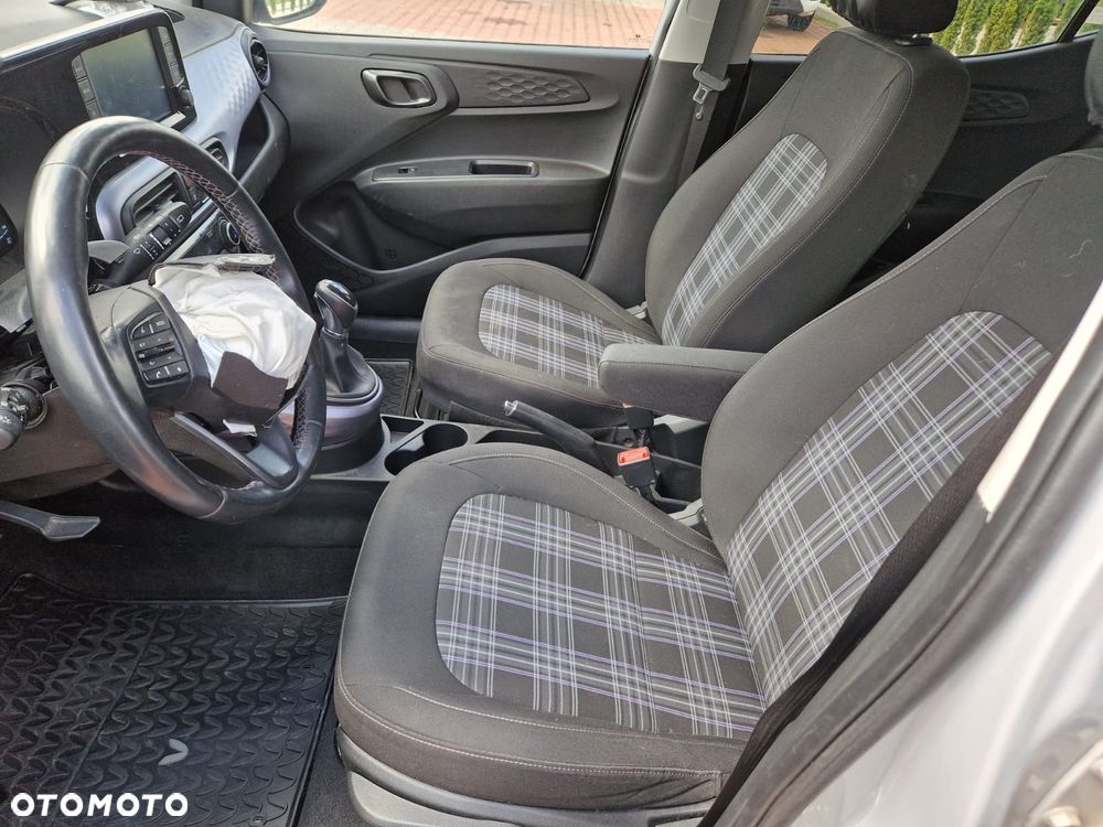 Hyundai i10 1.2 Smart AMT - 17