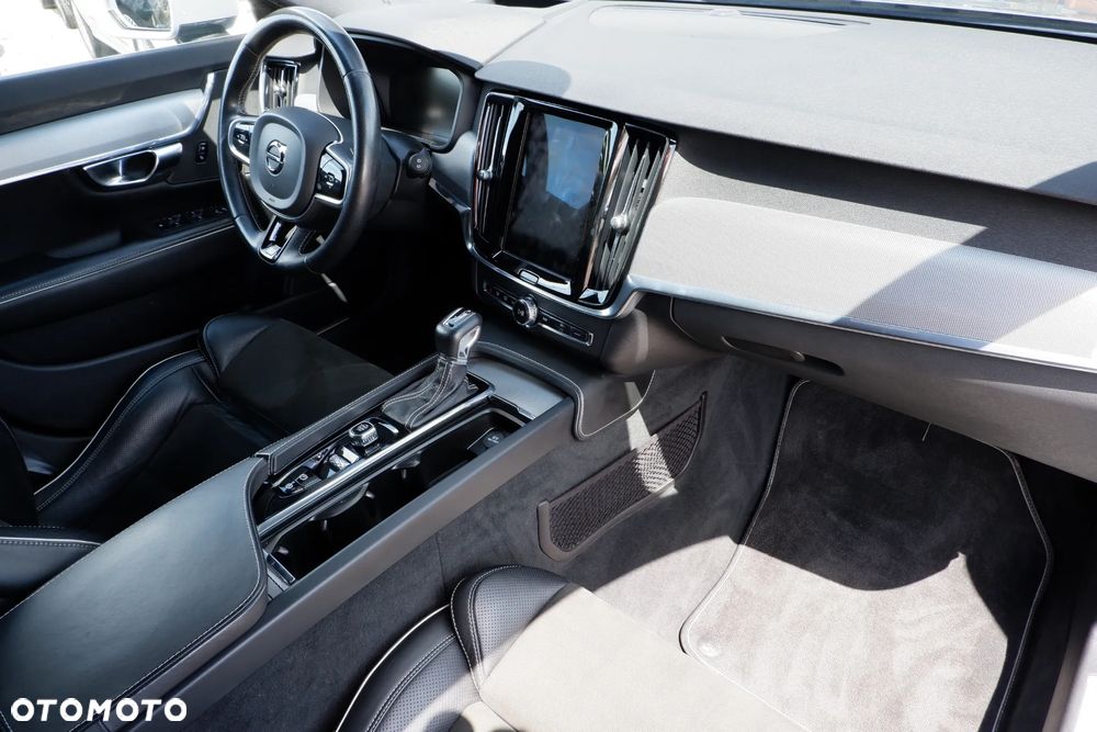 Volvo V90 T5 R-Design - 4