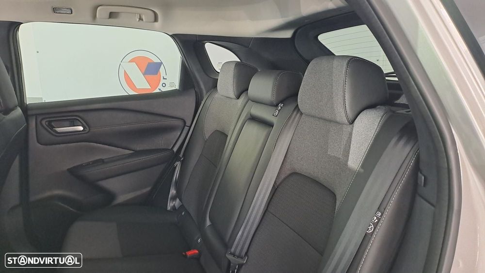 Nissan Qashqai 1.3 DIG-T N-Connecta LED - 17