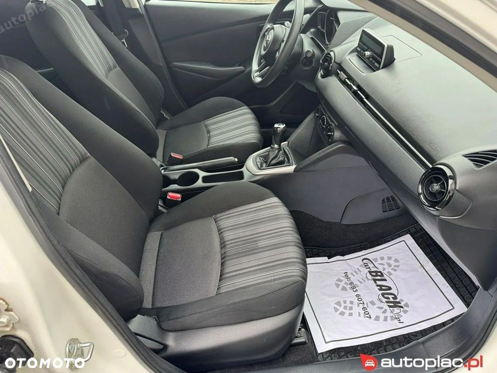 Mazda 2 - 10