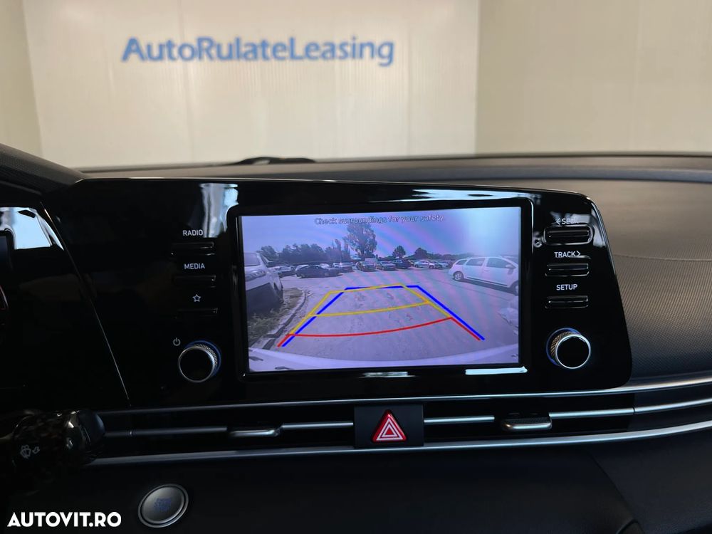 Hyundai Elantra 1.6 l 123 CP CVT Exclusive - 14