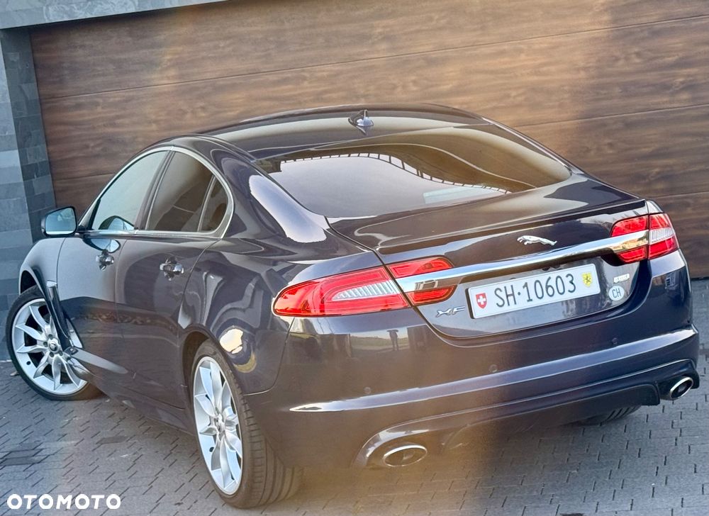 Jaguar XF 3.0 T AWD R-Sport - 7