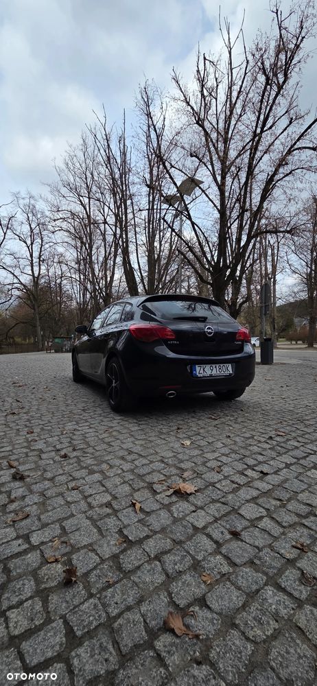 Opel Astra 1.4 Turbo - 11
