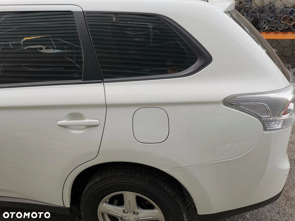 Ćwiartka Lewy Tył Mitsubishi Outlander III W37