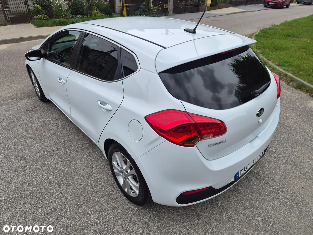 Kia Ceed - 11