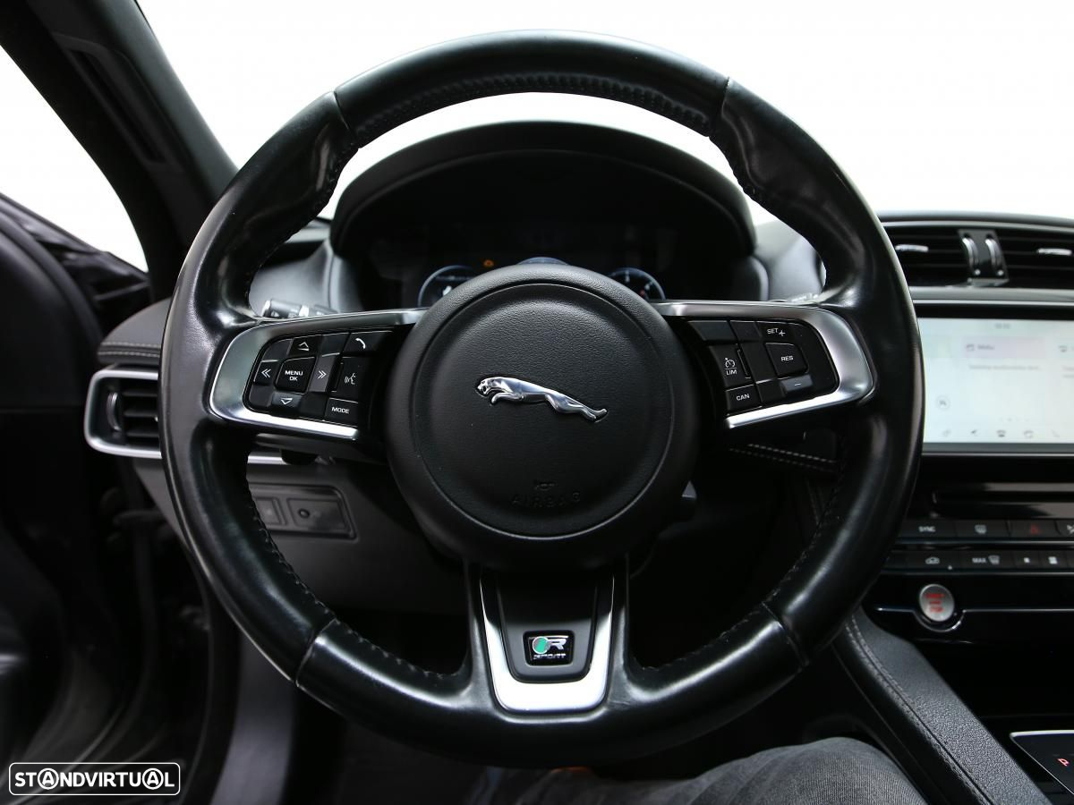 Jaguar F-Pace - 18