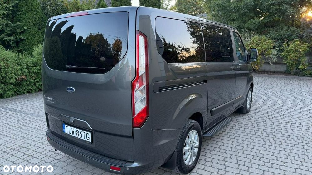 Ford Tourneo Custom - 3