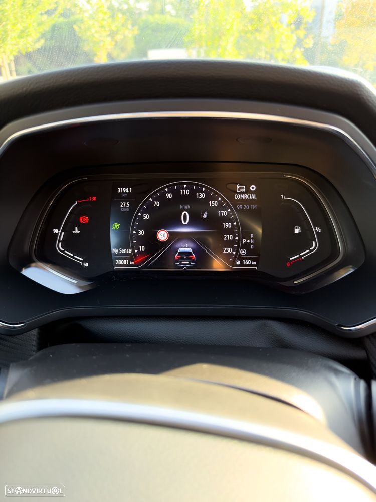 Renault Captur - 23