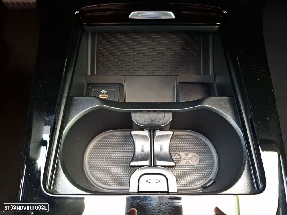 Mercedes-Benz A 250 e — fotografia 22