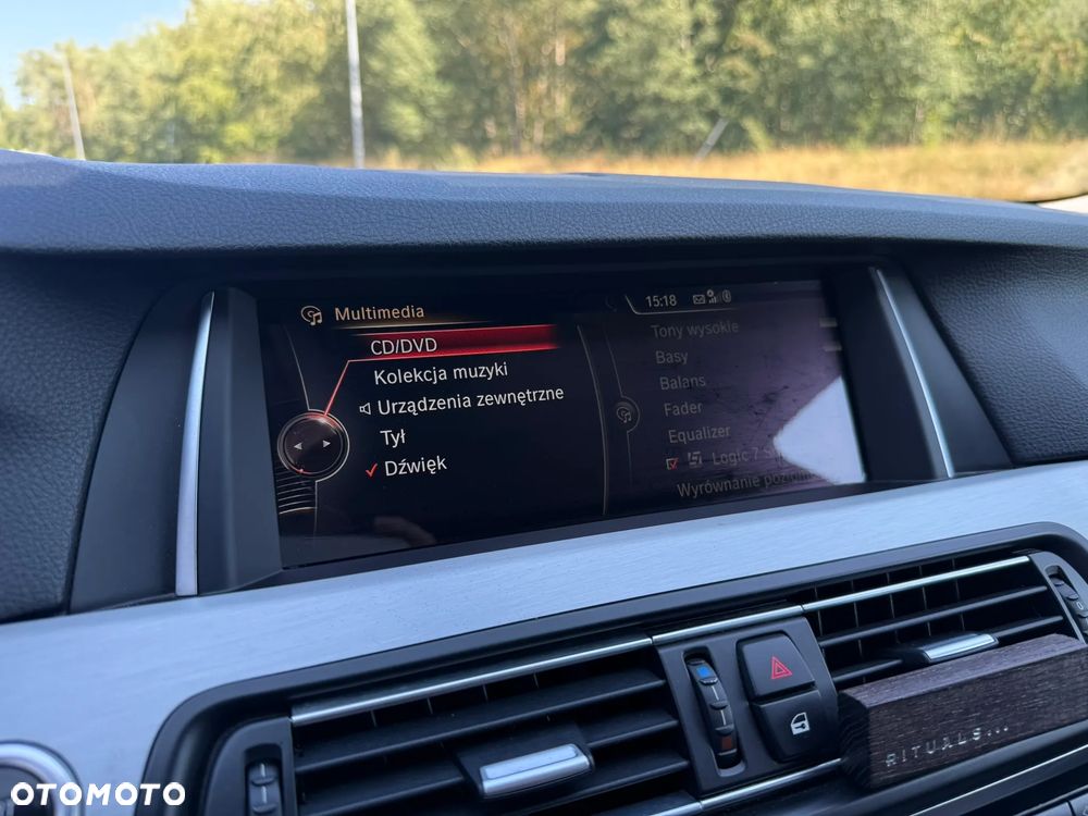 BMW Seria 5 525d Luxury Line - 37