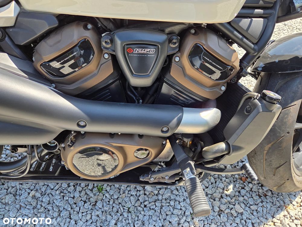 Harley-Davidson Sportster - 10
