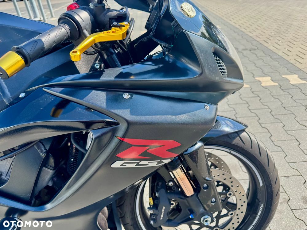 Suzuki GSX-R - 6