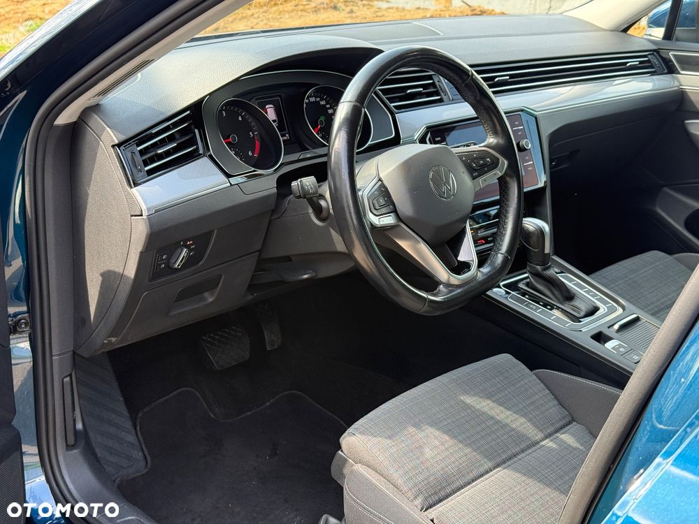Volkswagen Passat - 10