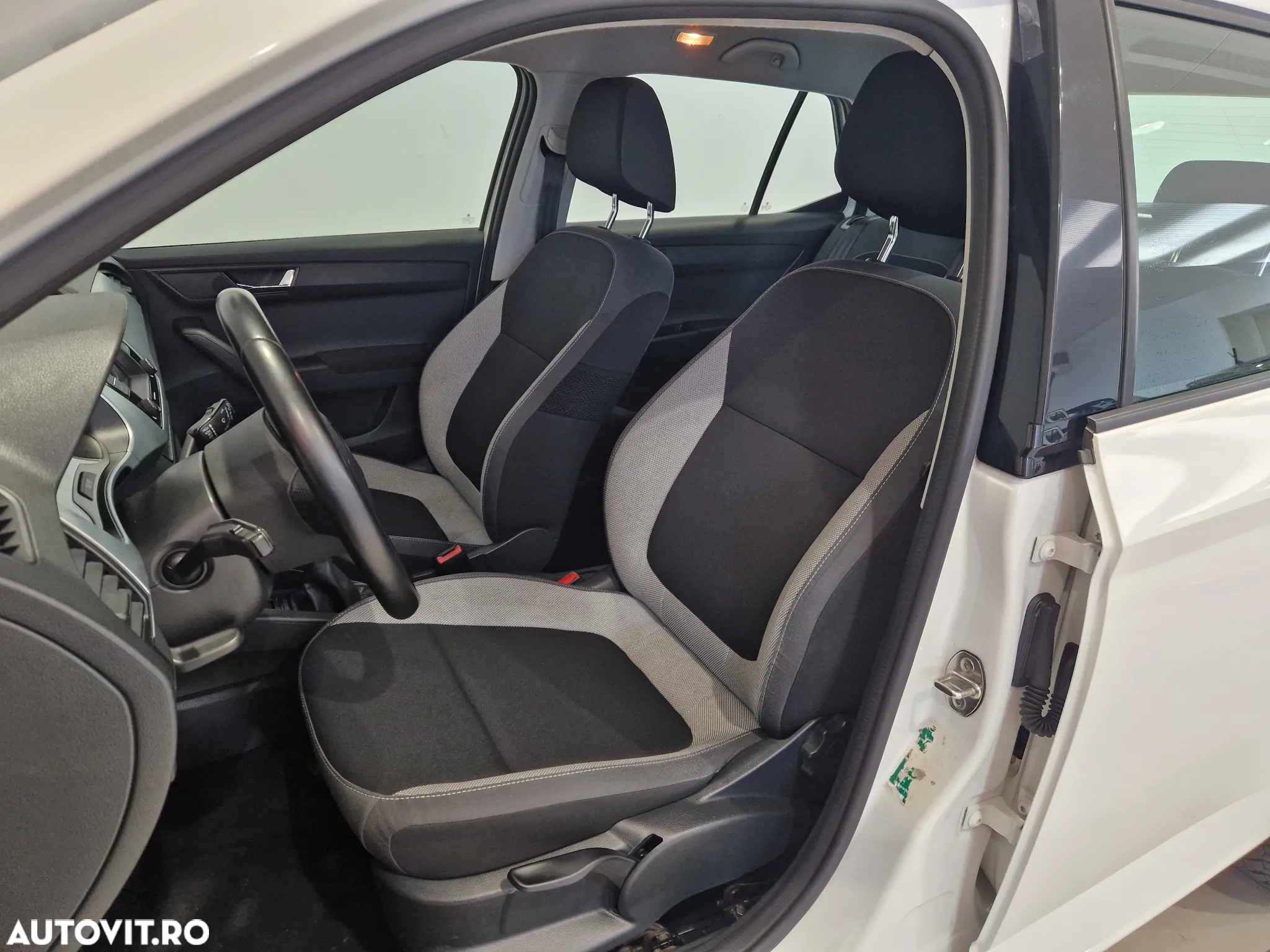 Skoda Fabia 1.0 TSI Ambition - 10