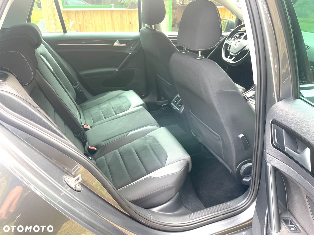Volkswagen Golf - 16