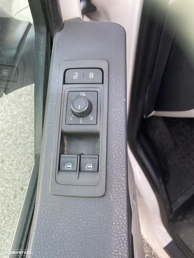 VW Transporter 2.0 TDI BM Extra AC - 27