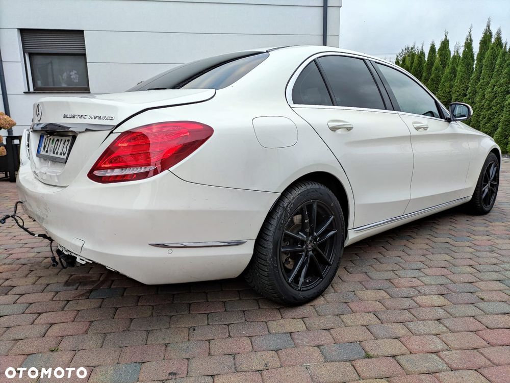 Mercedes-Benz Klasa C 300 BlueTEC Hybrid 7G-TRONIC Edition 1 - 40