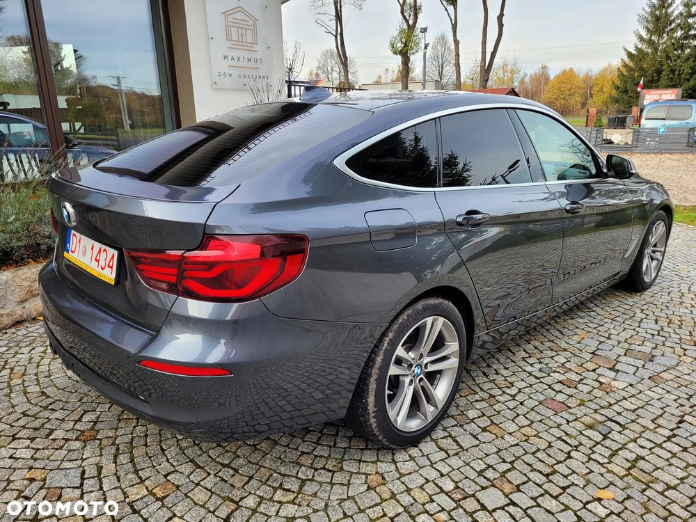 BMW Seria 3 320d M Sport - 10