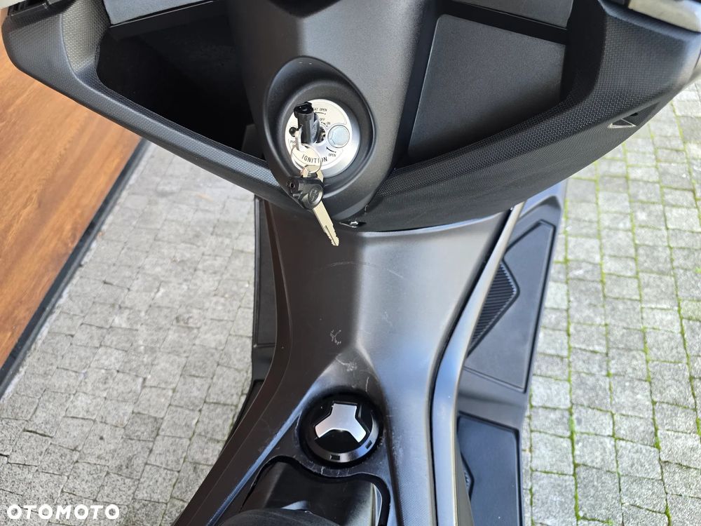 Yamaha NMAX - 13
