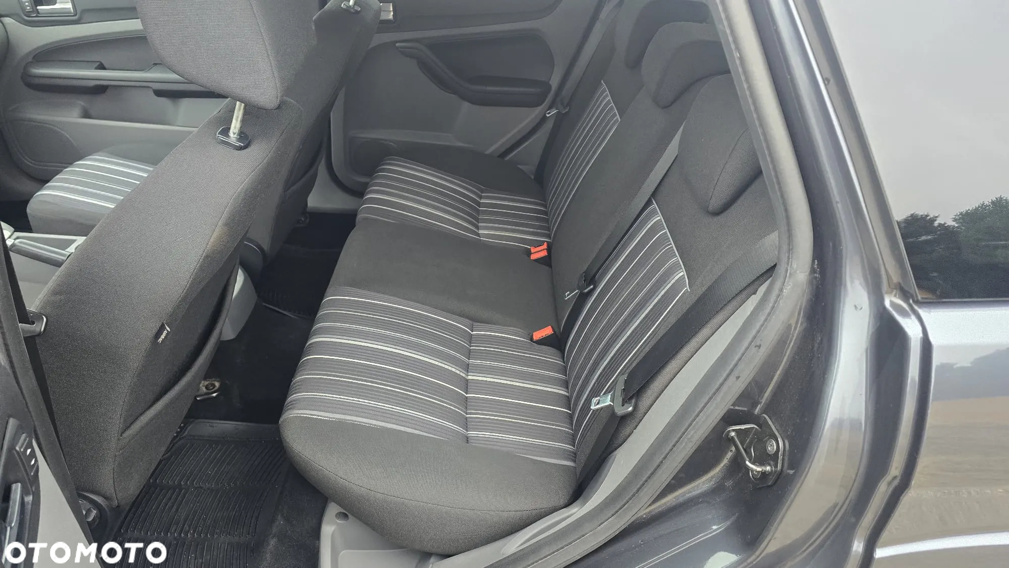 Ford Focus 1.6 16V Ambiente - 11